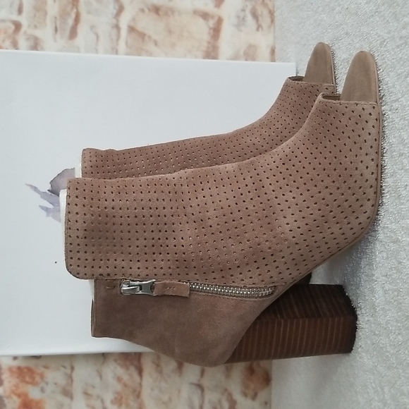 New Jessica Simpson Keris Suede Booties - Picture 1 of 9